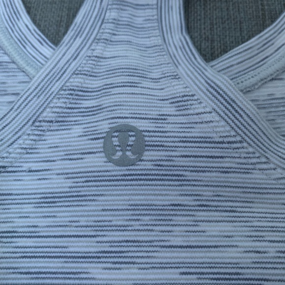 Lululemon Tank Top Authentic Size: 2 - Picture 3 of 4